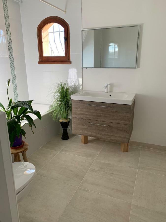 Saint-Jeannet  Bed & Breakfast Les Lillas المظهر الخارجي الصورة